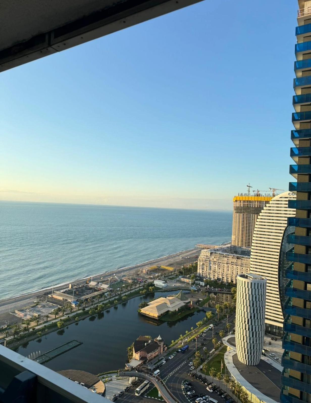 Downtown Centre In Batumi Aparthotel Orbi City In Батуми Екстериор снимка